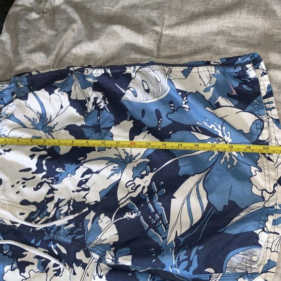 Nike Mens XXL Swimsuit Swim Trunk Shorts Colorful - Picture 6 of 7